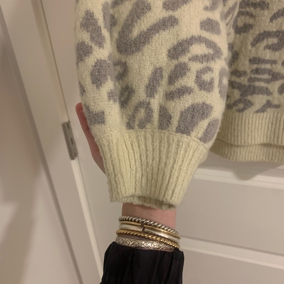 Small boutique sweater - Picture 2 of 3